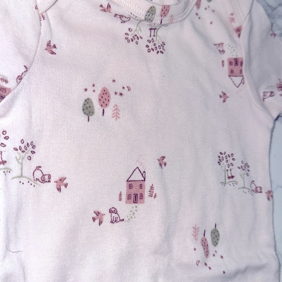 Gerbers Pink Baby one piece with Cute Print size 12 months - Picture 3 of 5